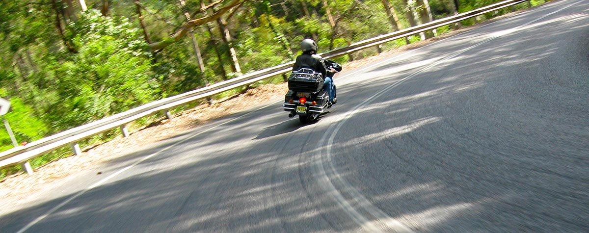 harley cornering from behind
