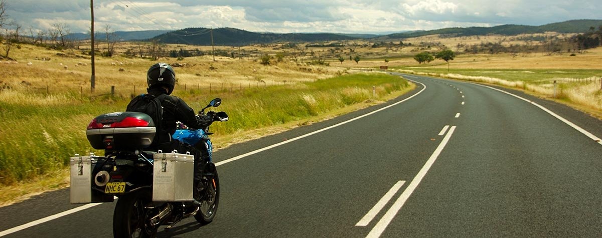 700gs rear curving road