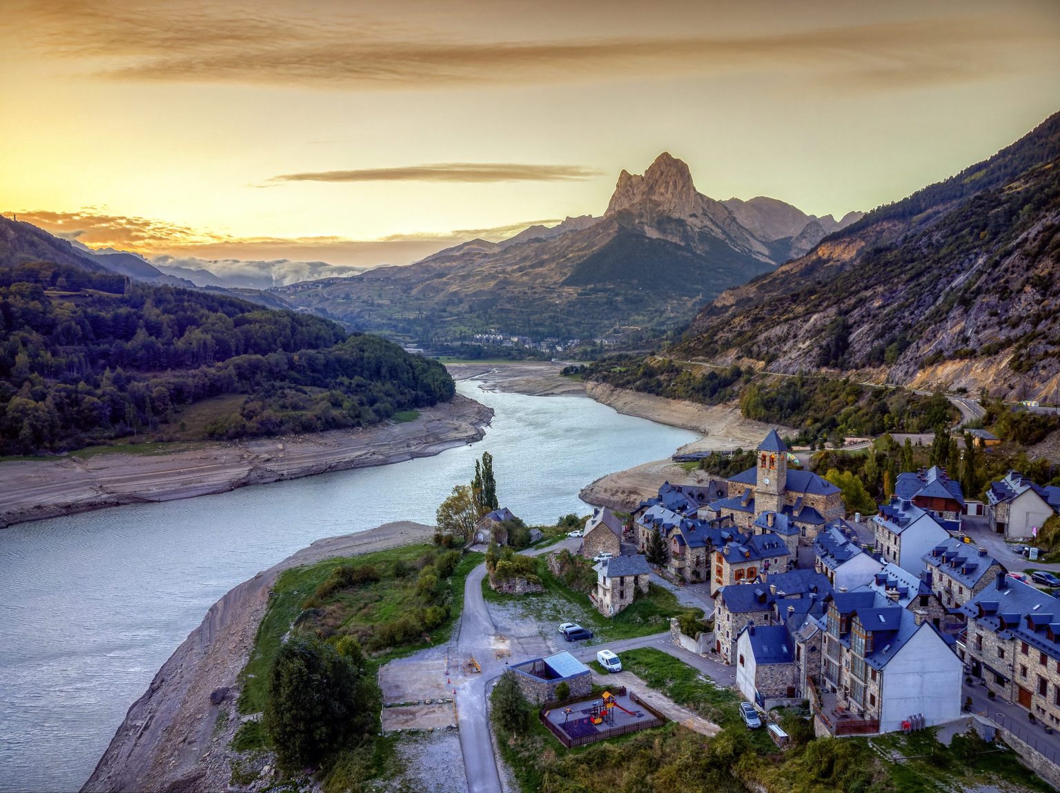 Lakeside village of Lanuza in the Tena valley, Pyrenees